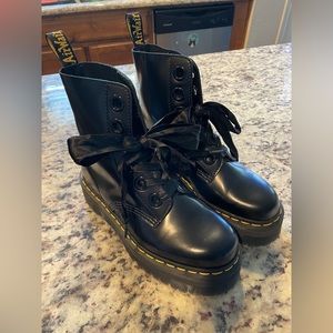 Dr Martens Molly platform boot